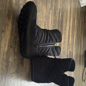 Columbia Black Insulated Winter Boots
